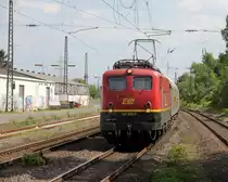 140 003-5 EBM kommt mit einem Güterzug aus Süden nach Norden und kommt aus Richtung Koblenz,Bonn und fährt durch Roisdorf bei Bornheim in Richtung Köln. 
Aufgenommen vom Bahnsteig in Roisdorf bei Bornheim. 
Bei schönem Sonnenschein und Wolken am Nachmittag vom 1.5.2018.