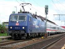 Die Br.120 151-6  ZDF-Express  fuhr am 30.05.07 mit dem IC von N�rnberg Hbf nach Karlsruhe, hier im Bahnhof Aalen.