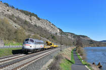 227 007 mit einem kurzen Bauzug am 06.04.2018 bei Gambach. 