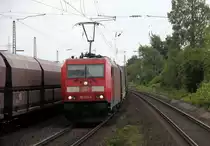 185 225-0 DB kommt mit einem gemischten Güterzug aus Mannheim-Gbf(D) nach Köln-Gremberg(D) und überholt einen anderen Güterzug in Roisdorf bei Bornheim.
Aufgenommen vom Bahnsteig in Roisdorf bei Bornheim. 
Bei schönem Sonnenschein und Wolken am Nachmittag vom 1.5.2018. 