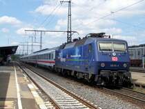 Die Br.120 151-6  ZDF-Express fuhr am 30.Mai07 von Karlsruhe Hbf nach N�rnberg Hbf �ber:                                      Pforzheim Hbf/M�hlacker/Vaihingen-Enz/Stuttgart Hbf/Schw�bisch Gm�nd/Aalen/Ellwangen/Crailsheim/Ansbach. Hier im Bahnhof Aalen.