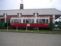 Der Kleinbahn Wagen Kiebitzdelle am 26.5.2007 Vor dem Borkumer Lokschuppen.