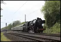 521360 fährt hier am 29.04.2018 um 14.50 Uhr im Bahnhof Hetzerath nach Wittlich ab.