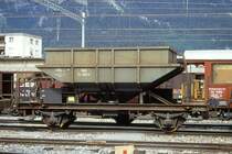 RhB - Fd 8654 am 07.06.1992 in Thusis - Schotterwagen 2-achsig mit 1 offenen Plattform - Baujahr 1954 - FFA - Gewicht 7,91t - Zuladung 16,00t - L�P 7,80m - zul�ssige Geschwindigkeit Aufkleber B/70 km/h - �2=20.11.1989 - Lebenslauf: ex OS3t 8654 - 1969 Fd 8654 - 11/2003 Xc 9414 - Hinweis: ge�nderte Geschwindigkeit
