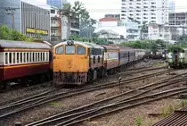 GEK 4013 (Co'Co', de, General Electric, Bj.1963, Fab.Nr. 34862) als eine der zwei Verschubreserven im Bf. Hua Lamphong am 15.Mai 2018.