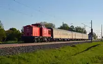 202 264 der WFL schleppte am Morgen des 05.05.18 drei Silberlinge durch Braschwitz Richtung Halle(S).