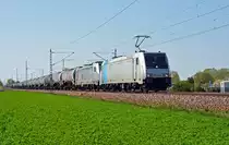 185 690 schleppte am 22.04.18 neben der Wagenlok 187 506 für die CTL einen Kesselwagenzug durch Gräfenhainichen Richtung Wittenberg.