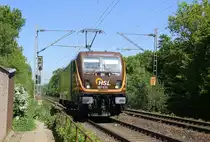 187 535 von HSL kommt als Lokzug aus Krefeld-Hbf nach Aachen-West und fährt die Kohlscheider-Rampe hoch nach Kohlscheid in Richtung Kohlscheid,Richterich,Laurensberg,Aachen-West.
Aufgenommen von einem Weg in Straß-Herzogenrath an der Kohlscheider-Rampe. 
Bei Sommerwetter am Mittag vom 5.5.2018.