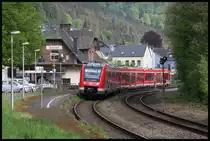 VT 620012 nach Trier am 1.5.2018 um 9.18 Uhr im Bahnhof Kordel. 
