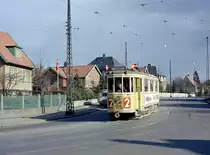 København / Kopenhagen Københavns Sporveje SL 2 (Tw 515) Brønshøj, Gaunøvej / Brønshøjvej am 11. März 1969. - Der 11. März war der Geburtstag Frederiks des Neunten, des damaligen dänischen Königs. Aus diesem Grund waren die Straßenbahnen mit Flaggen geschmückt. Öffentliche Institutionen sollten flaggen, aber auch viele private Einrichtungen und Privatpersonen beglückwünschten durchs Flaggen den König zum Geburtstag. - Scan eines Farbnegativs. Film: Kodak Kodacolor X.