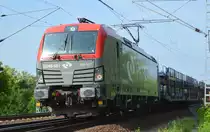 PKP Cargo mit EU45-501/193-501 (NVR-Number: 91 51 5370 013-2 PL-PKPC] und PKW-Transportzug (leer) Richtung Polen am 17.05.18 Berlin-Wuhlheide.
