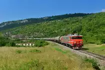363 035 mit einem Kesselzug am 09.06.2015 bei Zanigrad. 