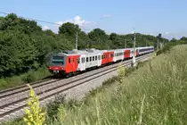 Nochmal ein buntes Tandem,durch 3020.319+262 als S-3 bei Sollenau am 26.5.18