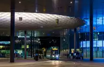 Flexity 5033 der Basler Verkehrs-Betriebe steht als Linie 6 nach Allschwil Dorf an der Haltestelle Messeplatz