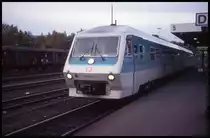 610020 hält am 16.10.1993 in Richtung Nürnberg fahrend im Bahnhof Marktredwitz.