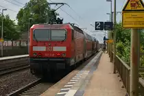 Nachschuß auf ein Sandwich RB 75 nach Wiesbaden Hbf das hier gerade Klein Gerau gen Gro0 Gerau verlässt. Sonntag den 27.5.2018