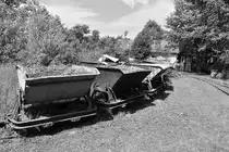 In schwarz/weiß habe ich mir gedacht wirken diese mit Schotter beladenen Loren doch am besten. Neckarbischofheim am 21.5.2018