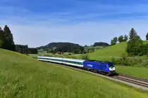 223 015 mit einem ALX am 26.05.2018 bei Wolfsried. 