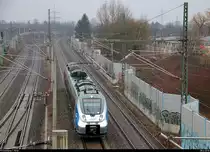 9442 603 (Bombardier Talent 2) von Abellio Rail Mitteldeutschland als RB 74851 (RB75) von Erfurt Hbf nach Halle(Saale)Hbf passiert den Abzweig Thüringen (At). Aufgenommen von der Brücke Dieselstraße, Halle (Saale). [28.3.2018 | 8:23 Uhr]