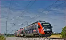 SŽ 312-111 fährt an Črešnjevec vorbei Richtung Maribor. /30.5.2018