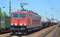 Rpool 155 245-4 mit gemischtem Kesselwagenzug am 29.05.18 Bf. Flughafen Berlin-Schönefeld.