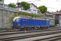 Die neue Hupac Vectron BR 193 491 wartet im Bahnhof Spiez auf Ihre nächsten Aufgabe
