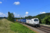 193 815 mit dem Routier-KLV am 03.06.2018 bei Sandbach. 
