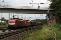 # Duisburg-Entenfang 3
Die 189 043-3 mit Schwesterlok und dem Erzbomber aus Norden kommend durch Duisburg-Entenfang in Richtung Ratingen-Lintorf.

Duisburg-Entenfang
02.06.2018