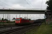 # Duisburg-Entenfang 6
Die 185 215-1 der DB Cargo mit einem Güterzug aus Norden kommend durch Duisburg-Entenfang in Richtung Ratingen-Lintorf.

Duisburg-Entenfang
02.06.2018