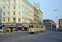 København / Kopenhagen Københavns Sporveje SL 7 (Tw 589 + Bw 15xx) København K, Frederiksborggade / Linnésgade am 24. April 1969. - Die Straße Linnésgade wurde nach dem bekannten schwedischen Botaniker Carl Linné (1707 - 1778) benannt. - Scan eines Farbnegativs. Film: Kodak Kodacolor X.