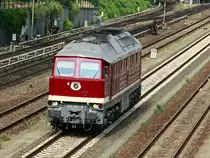 232 601-5 der  WFL - Wedler Franz Logistik GmbH & Co. KG  am 04. Juni 2018 nahe des Güterbahnhofes Berlin Neukölln, gesehen von der Hertabrücke.
