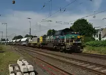 Zwei Belgierinnen von Lineas kommen mit einem leeren Kalkzug durch Rheydt gen Aachen West gefahren am Donnerstag den 31.5.2018