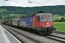 SBB CARGO: Re 6/6 im Jura.
Güterzug mit der Re 620 087-7 Bischofszell in Glovelier am 6. Juni 2018.
Foto: Walter Ruetsch