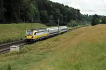 SWISS RAIL TRAFFIC.
Überraschungszug zwischen Wangen an der Aare und Niederbipp mit der Rem 487 001 unterwegs am 12. Juni 2018.
Foto: Walter Ruetsch 