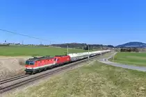 1144 087 + 1116 266 mit einem Güterzug am 08.04.2018 bei Weng. 
