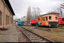 102 001-5 (312 001-1) steht hinter 399 111-4 (199 004-3) der Traditionsgemeinschaft Bw Halle P e.V. während des Osterfests im DB Museum Halle (Saale) und startet gleich eine neue Führerstandsmitfahrt. [1.4.2018 | 12:17 Uhr]