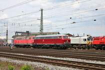 Railsystems RP 215 001-9 und 215 049-8 am 16.06.18 in Koblenz Lützel beim Sommerfest von einen Gehweg aus fotografiert