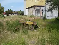 Obwohl seit 20 Jahren kein Zug mehr nach Liebenwalde kommt,ist dort dieser Prellbock noch zufinden.Aufnahme am 10.Juni 2018.