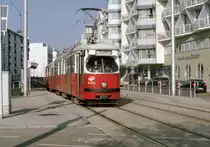 Wien Wiener Linien SL 25 (E1 4824) XXII, Donaustadt, Kagran, Tokiostraße / Prandaugasse (Hst. Prandaugasse) im Februar 2017. - Scan eines Farbnegativs. Film: Fuji S-400. Kamera: Konica FS-1.