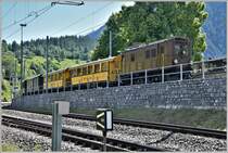 Ge 2/4 222 ist mit Extrazug 2130 aus Samedan gekommen und macht hier Pause. (23.06.2018)