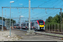 Ein FLIRT UK BMU Class 755 für Greater Anglia während einem seiner ersten Fahrversuchen im Stadler Inbetriebsetzungszentrum in Erlen am 19. Juni 2018. Aufgenommen von ausserhalb des Firmengeländes.
