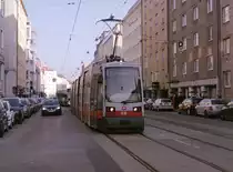 Wien Wiener Linien SL 6 (B 616) X, Favoriten, Quellenstraße im Februar 2017. - Scan eines Farbnegativs. Film: Fuji S-400. Kamera: Konica FS-1.