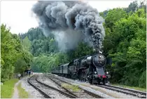 Auf der Wocheinerbahn fährt die slowenische Dampflok SZ 33-037 von Nova Gorica nach Jesenice, hier bei der Ausfahrt aus Bled-Jezero. Herzlichen Dank an das freundliche Lokpersonal für diese imposante Ausfahrt :O)
16.06.2018