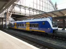 Hier steht eine drei und eine fünf-teilige Regio-S-Bahn zusammengekuppelt am Bremer Hauptbahnhof. Sie warten auf der Linie RS2 auf die Abfahrt nach Bremerhaven. Sie sind beide von Alstom und gehören zu der Familie der Coradia Continental.
Aufgenommen im Mai 2018.
Foto von SignalGrün bzw. SignalGrün [Trainsptt] Fotos.