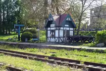 Kleinbahn-Idylle in Kappeln an der Schlei. Direkt am Hafen neben der Klappbrücke gelegen. Fotografiert am 10.5.2018