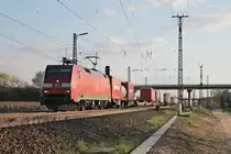 Am späten Nachmittag des 28.03.2017 bespannte die 152 077-4 den KT (Weil am Rhein Ubf - Hamburg Billwerder Ubf), als sie wenige Kilometer nach dem Startbahnhof durch den Bahnhof von Müllheim (Baden) gen Freiburg (Breisgau) fuhr.