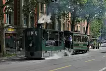 BERNMOBIL historique.
Die ersten öffentlichen Fahrten von BERNMOBIL historique fanden am 24. Juni 2018 statt.
Für die voll ausgebuchten Sonderfahrten standen folgende Fahrzeuge im Einsatz:

Be 8/8 (Nr.  719, Baujahr 1973)
Be 4/4 (Nr. 107, Baujahr 1947)
Dampftram (Nr. 12, Baujahr 1894)
Saurer-Autobus (Nr. 5, Baujahr 1924)
FBW Autobus  (Nr. 157, Baujahr 1965)

20 Oldtimer auf Schiene und Strasse
Die Sammlung der Stiftung BERNMOBIL historique umfasst insgesamt 20 Fahrzeuge: 10 Schienenfahrzeuge, 8 Autobusse sowie 2 Trolleybusse, darunter neben dem Dampftram auch das beliebte Waggon-Restaurant oder das Fondue-Tram. Sie dokumentieren alle wichtigen Epochen und Fahrzeugtypen des Nahverkehrs in der Stadt und Agglomeration Bern. Die Stiftung bündelt das Wissen wie auch die finanziellen und personellen Ressourcen, um die nostalgischen Fahrzeuge unterhalten und betreiben zu können. Die Form der Stiftung bietet Gewähr dafür, dass die Fahrzeuge langfristig als historisches Erbe der Stadt Bern erhalten bleiben.
Foto: Walter Ruetsch 