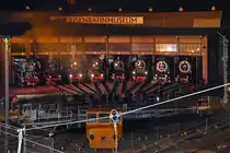 Ein abendlicher Blick von der Nossener Brücke auf das Gelände des Eisenbahnmuseums in Dresden. (April 2018)