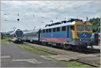 H-Start Flirt 415 080 und 083 sowie 432 293 im ungarisch/slowakischen Grenzbahnhof Szob. (10.06.2018)