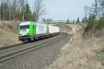 ER20-01 (223 102-5) mit dem Containerzug aus Hamburg nach Wiesau kurz vor dem Zielbahnhof, 25.03.2017